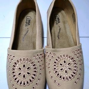 Sz 8 Mia Amore canvas shoes